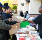 粮食券11月起暂停发放，州府急拨3000万救援