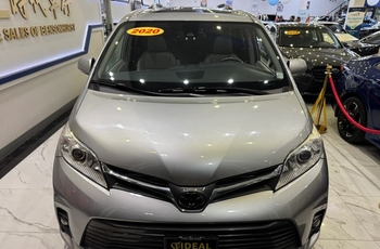 2020 TOYOTA SIENNA XLE MINIVAN 4D 开了56