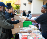 粮食券11月起暂停发放，州府急拨3000万救援